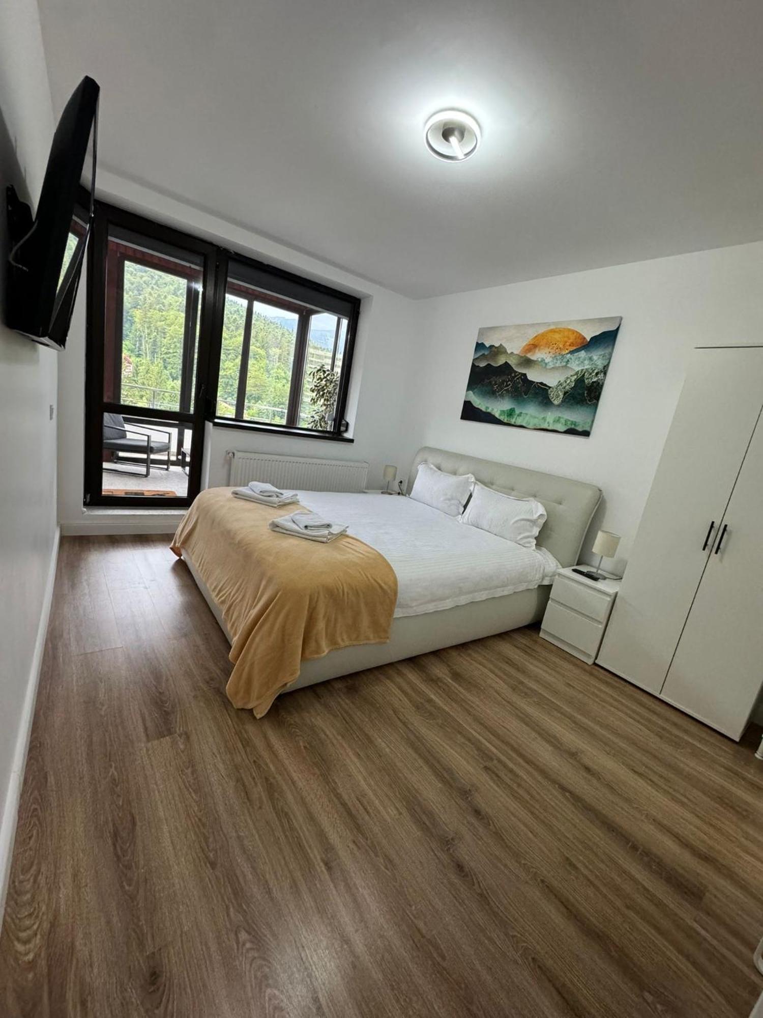 Best View Ap With Parking And 2 Bathrooms Сіная Екстер'єр фото